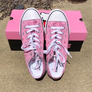 NWT.  Women size 8.  Hello Kitty Converse.